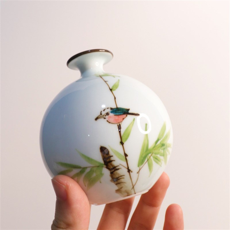 景德镇手绘金鱼虾小鸟天球瓶家居摆件花器手工摆书桌茶台陶瓷花瓶