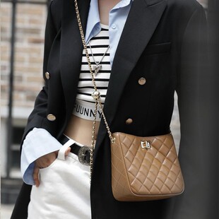 欧尚典水桶包小香风链条高级感小金球单肩斜挎包菱格休闲小包包