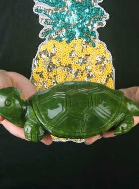 天然玉石雕刻乌龟小玉龟可爱鱼缸岫玉长寿龟饰品客厅摆件