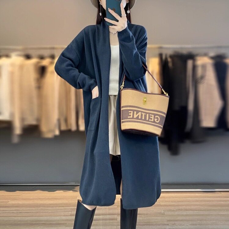 2025年秋冬季软糯亲肤毛针织衫宽松女士圆领慵懒风中长款上衣