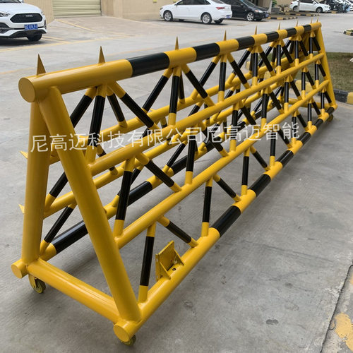尼高迈90度平移电动路障遥控智能拒马 护栏移动旋转平开带刺拒马