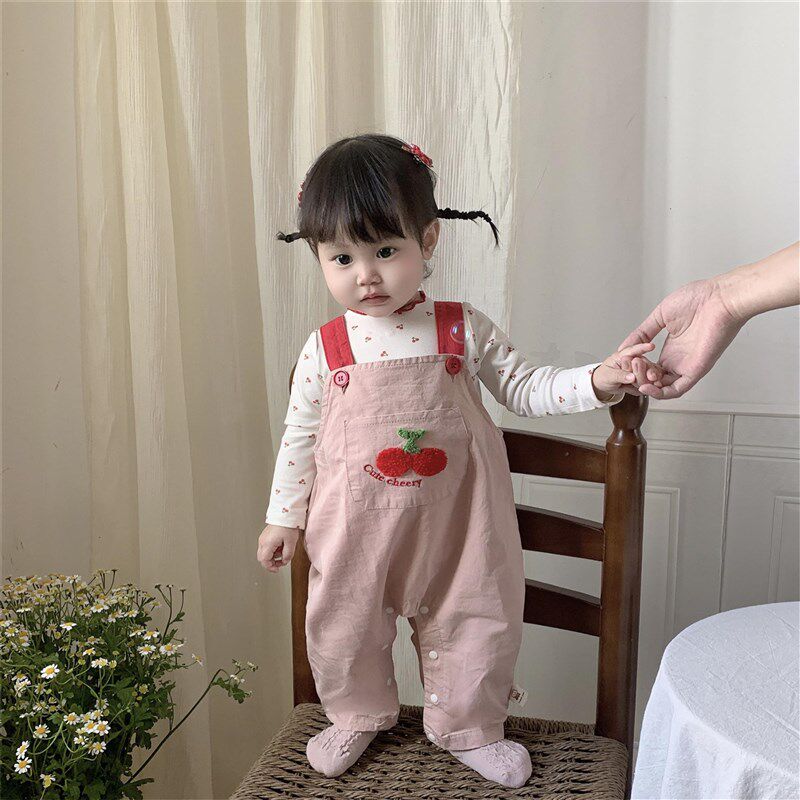 婴儿衣服女宝宝连体背带裤春装洋气超萌外出两件套装幼儿春季一岁