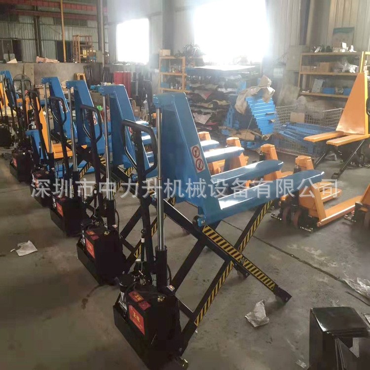 1.5吨光电感应电动剪叉高起升搬运车液压托盘工位车自动升高叉车