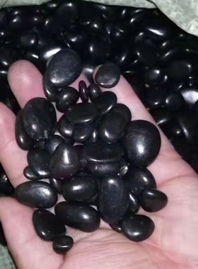 黑色抛光鹅卵石大批量公园铺路园林造景雨花石黑色白色五彩水洗石