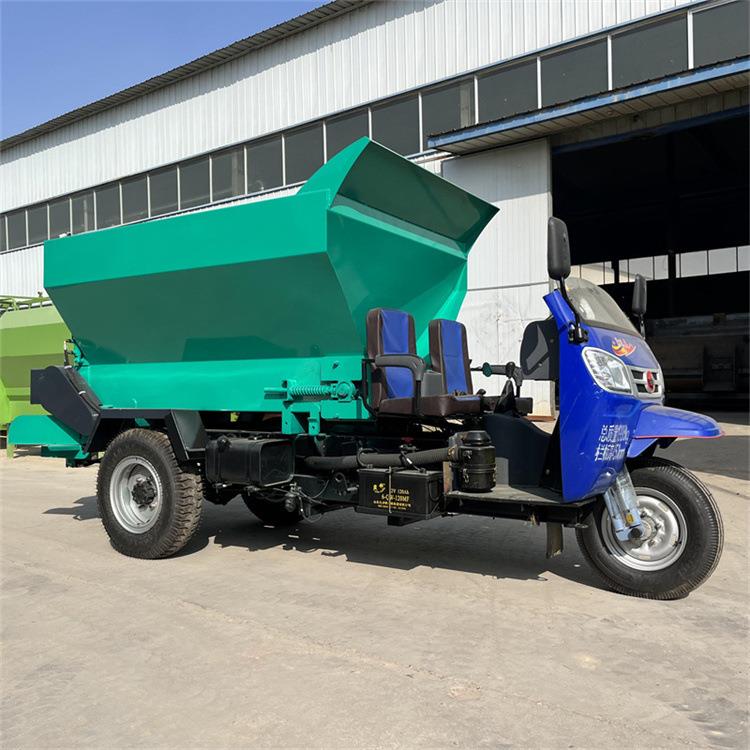 猪粪牛粪抛洒车养殖牛场施肥机四轮车牵引大棚驴粪马粪撒粪车