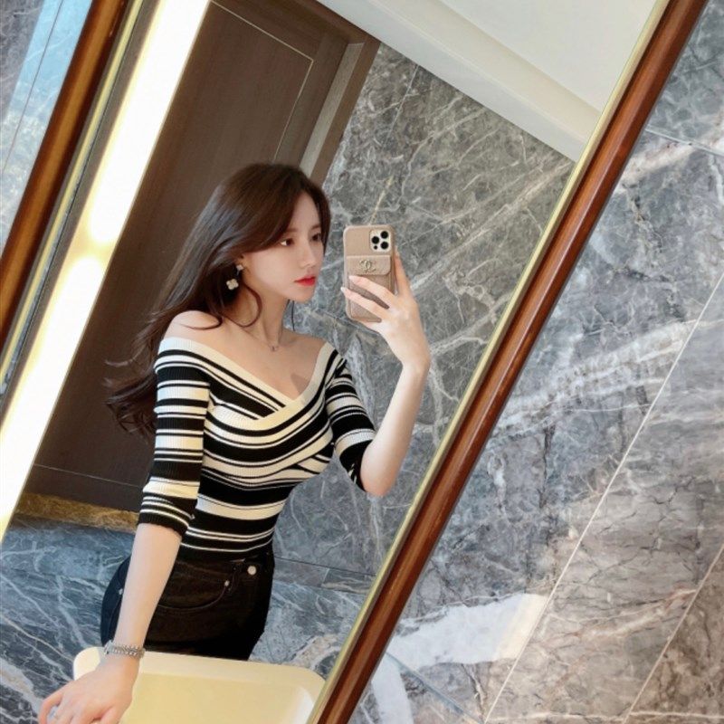 韩国江南美人g初秋款超级牛的剪裁露肩条纹交叉v领中袖针织上衣,女装/女士精品,毛针织衫,淘宝优惠券,粉丝福利购,淘宝优惠卷