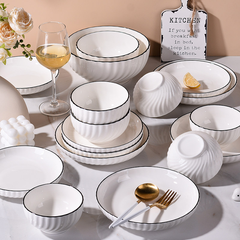 碗碟餐具套装家用2025新款轻奢高级感2人情侣釉下彩简约碗盘组合