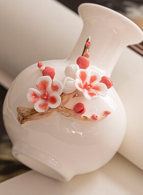 陶瓷手工梅花小清新捏花中式白色插干花瓷瓶客厅餐桌卧室家居摆件