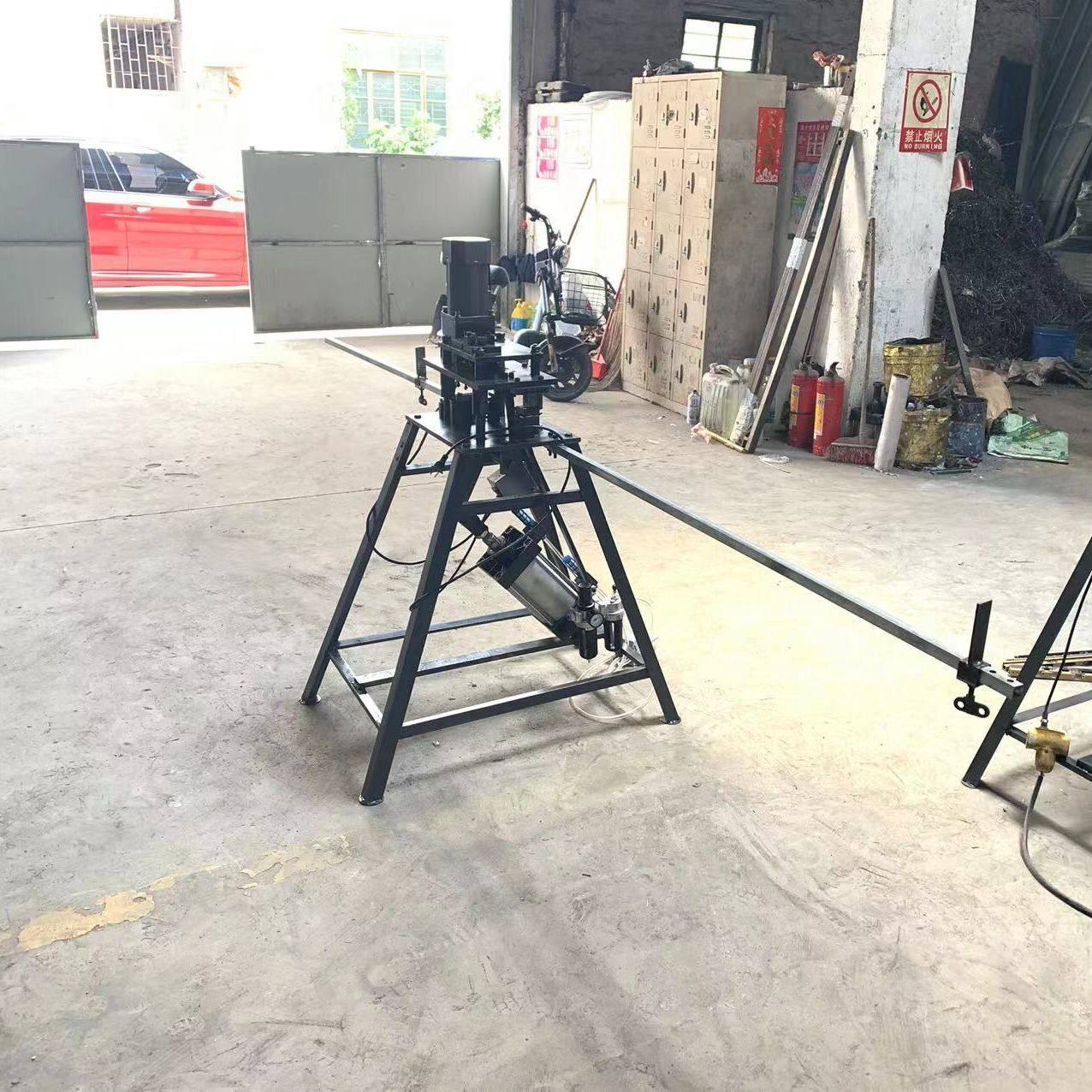 极简玻璃铝框门拉手冲孔器气动模具打孔器20极简玻璃衣柜门冲孔机