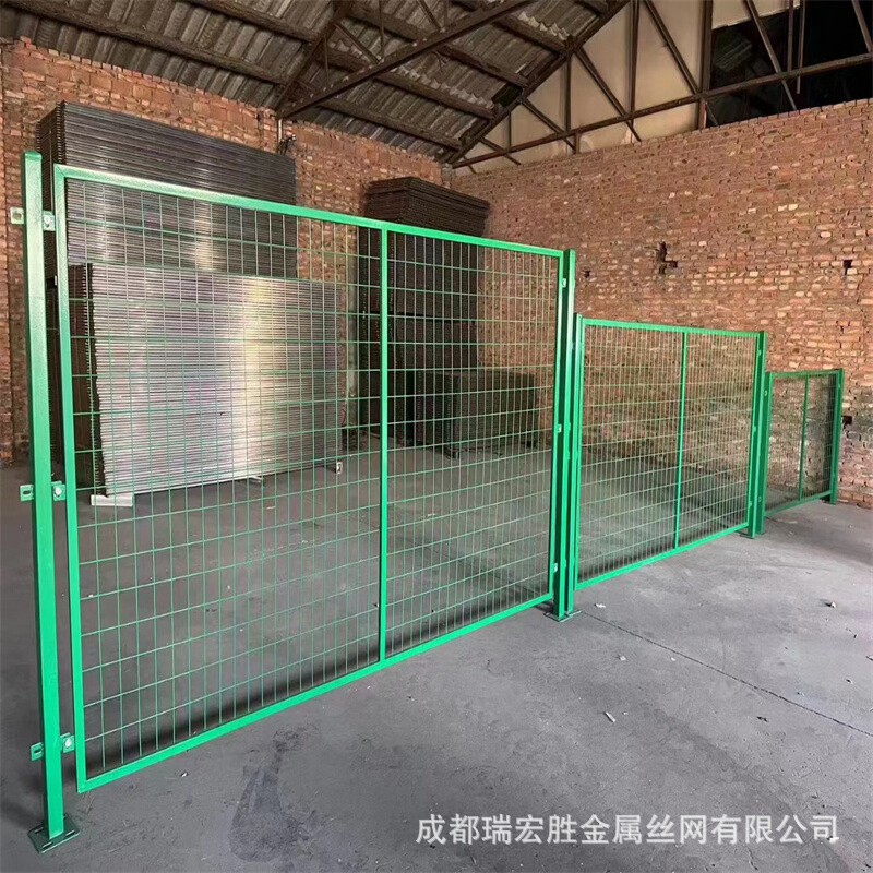 成都安全防护栏厂家 公路护栏网 铁丝围栏网 小区护栏网