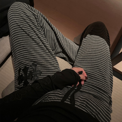 vivichan秋冬新款重工十字架皮标条纹休闲裤宽松百搭卫裤男女款