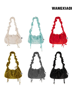 王小笨 新款多色多巴胺丝绒DuangDuang泡芙包女单肩包 BH1210749