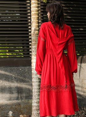 连帽大红色长袖沙滩裙女海边度假拍照装茶卡盐湖沙漠裙长款连衣裙