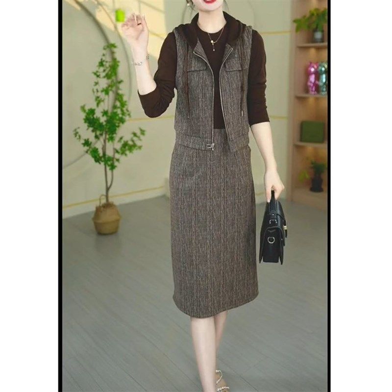 撞色拼接打底连衣裙+连帽马甲两件套女2024秋季新款时尚轻奢套装,女装/女士精品,时尚套装,淘宝优惠券,粉丝福利购,淘宝优惠卷