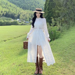 白色镂空蕾丝波西米亚连衣裙长袖收腰沙漠裙云南新疆旅游旅行穿搭
