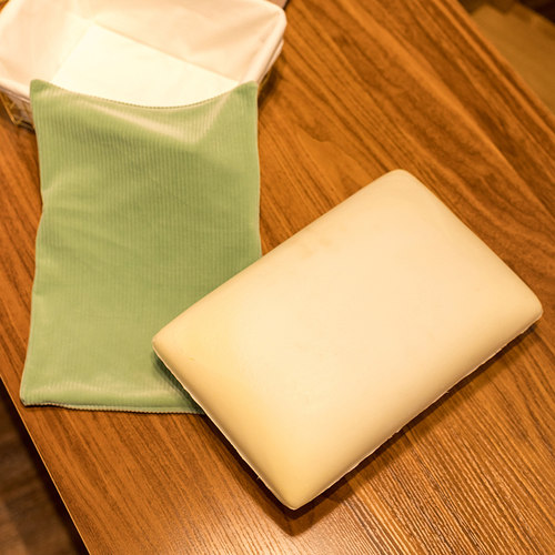 午睡枕趴睡枕男生款小号枕头午休便携女生睡觉神器办公室靠垫抱枕