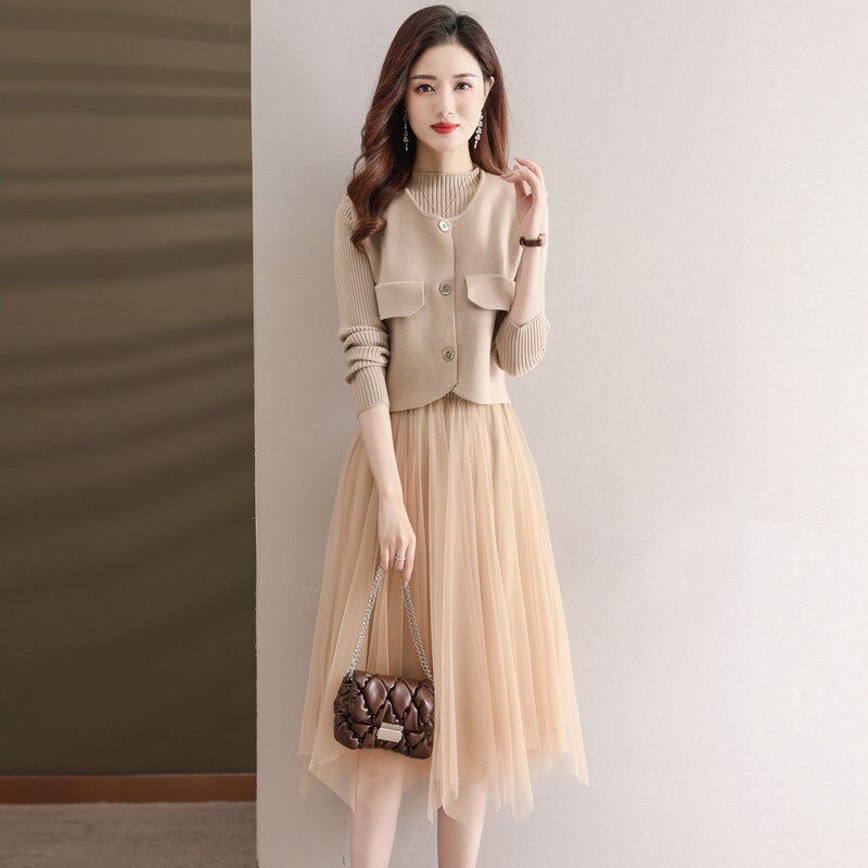 加厚连衣裙套装女秋冬2024年新款高级感气质两件套裙子配毛衣冬季