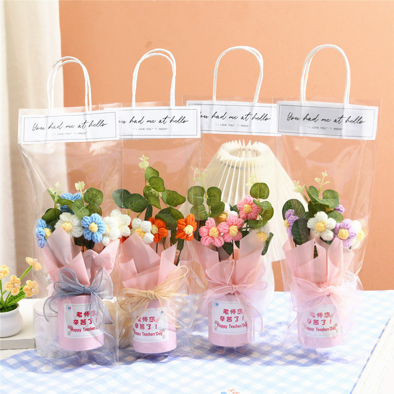 教师节毛线抱抱桶花束送老师