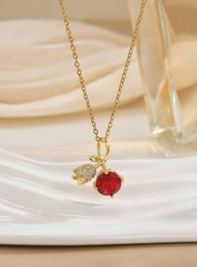 日韩流行红色樱桃吊坠项链女2024夏季轻奢锁骨链配饰钛钢项链