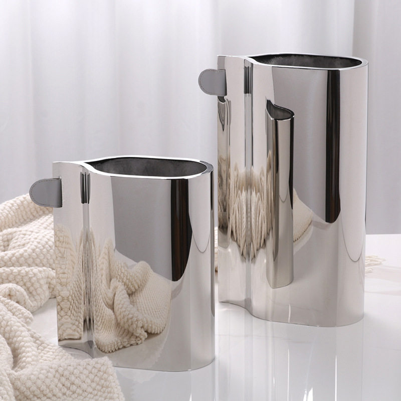 现代轻奢金属花瓶摆件琉璃样板房软装家居饰品皮质单耳不规则花器,模玩/动漫/周边/娃圈三坑/桌游,文化/体育周边,淘宝优惠券,粉丝福利购,淘宝优惠卷