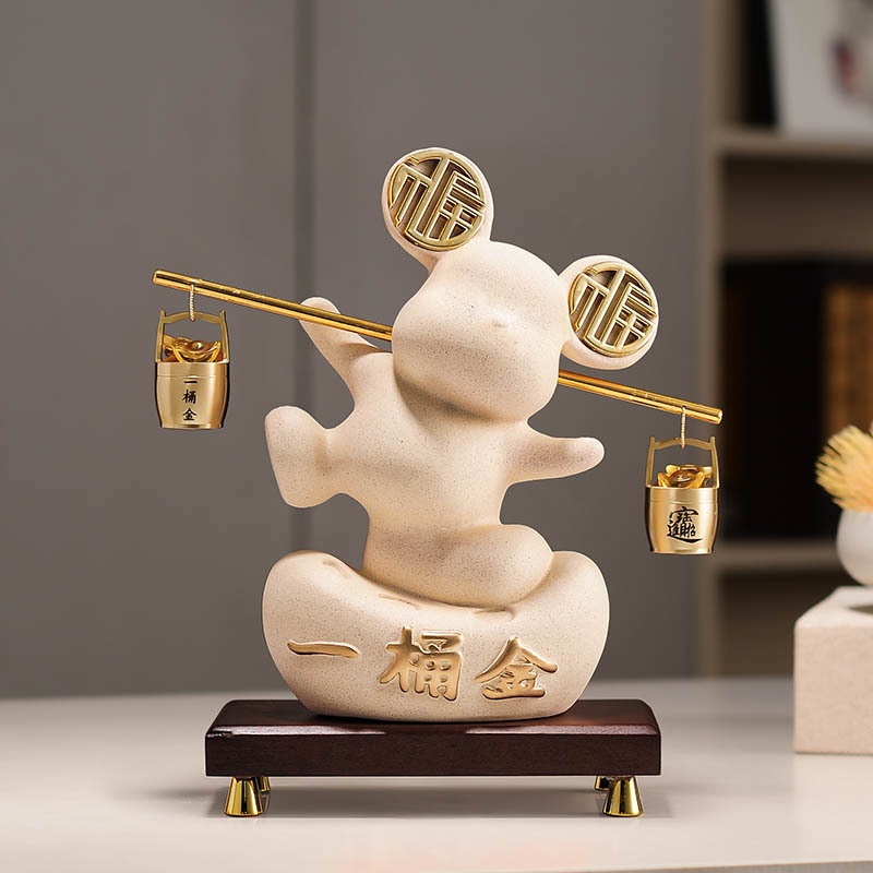 卡通熊高级感酒柜电视柜台面摆件一桶金客厅装饰乔迁开业礼物