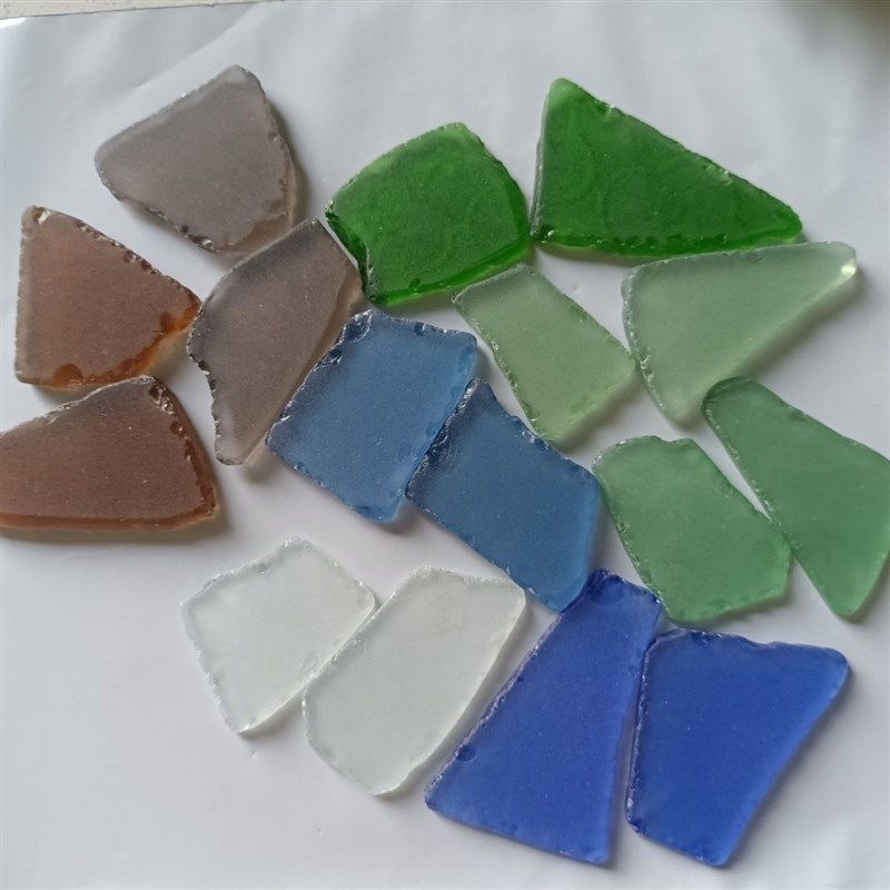 沙滩玻璃石平面手工海玻璃碎片彩色玻璃石头砂海边造景海石头