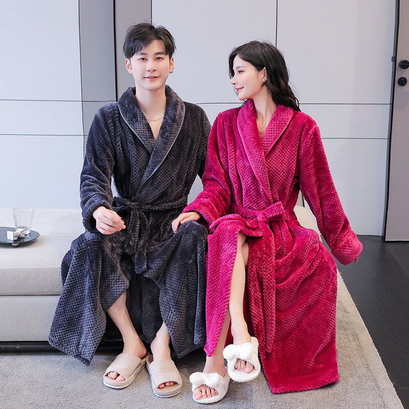 秋冬加厚法兰绒男女n提花菠萝格收腰超长睡袍黑色模特走秀情侣浴