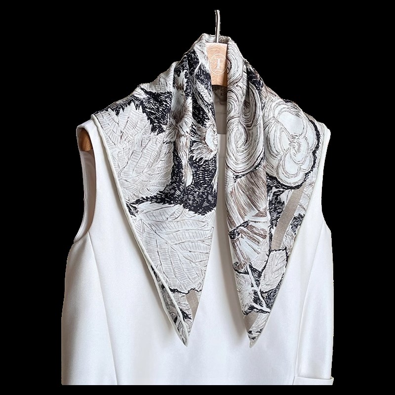 春秋质感双面丝毛围巾女秋冬季x真丝羊毛70方巾保暖两用女百搭气