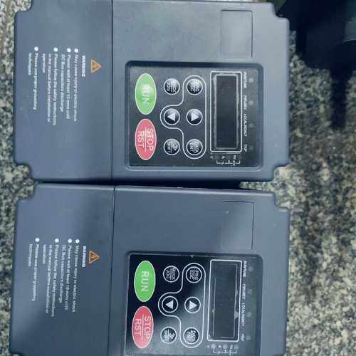 深圳英华腾变频器YHT580-2R2G/004P-4 2.2