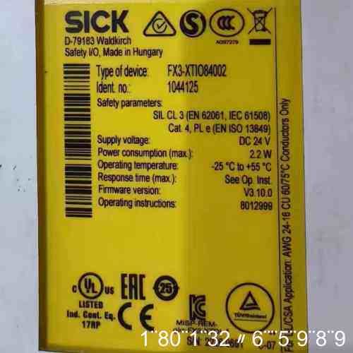 FX3-XTIO84002 安全继电器，订货号1