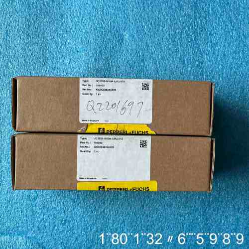 正品 UC2000-30GM-IUR2-V15
