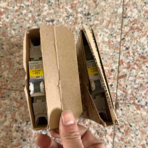 西门子断路器，型号5SJ4106-7HG42，全新原装。实物