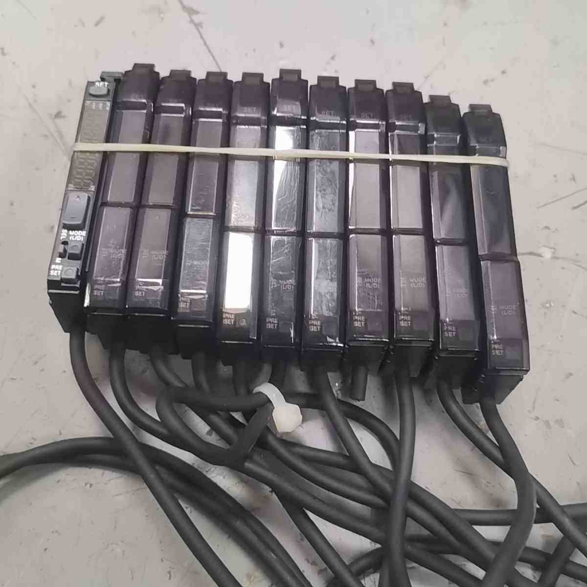 件深浦光纤放大器 FX-525N功能完好，成色很议价