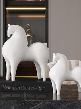 现代轻奢客厅电视柜办公室书桌书柜桌面马摆件酒柜装饰品艺术软装