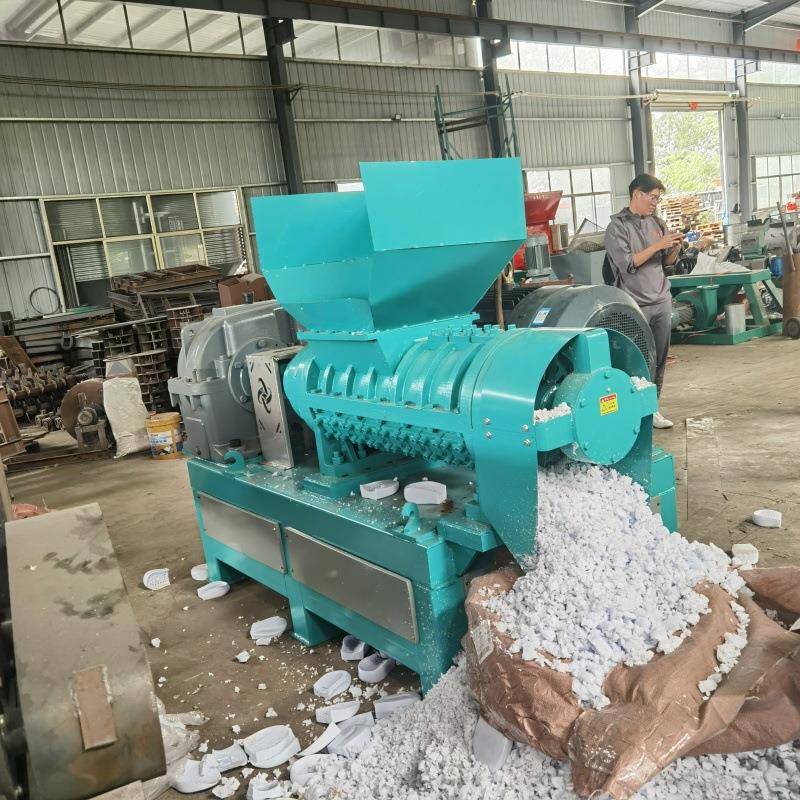 大棚膜地膜编织袋螺旋粉碎机碎布料旧衣服撕碎机皮革废布粉碎机