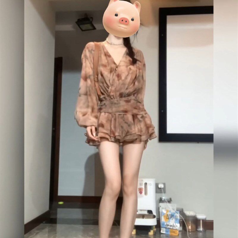 胖mm复古晕染碎花雪纺v领百褶连衣裙女夏季高级感气质度假短裙子