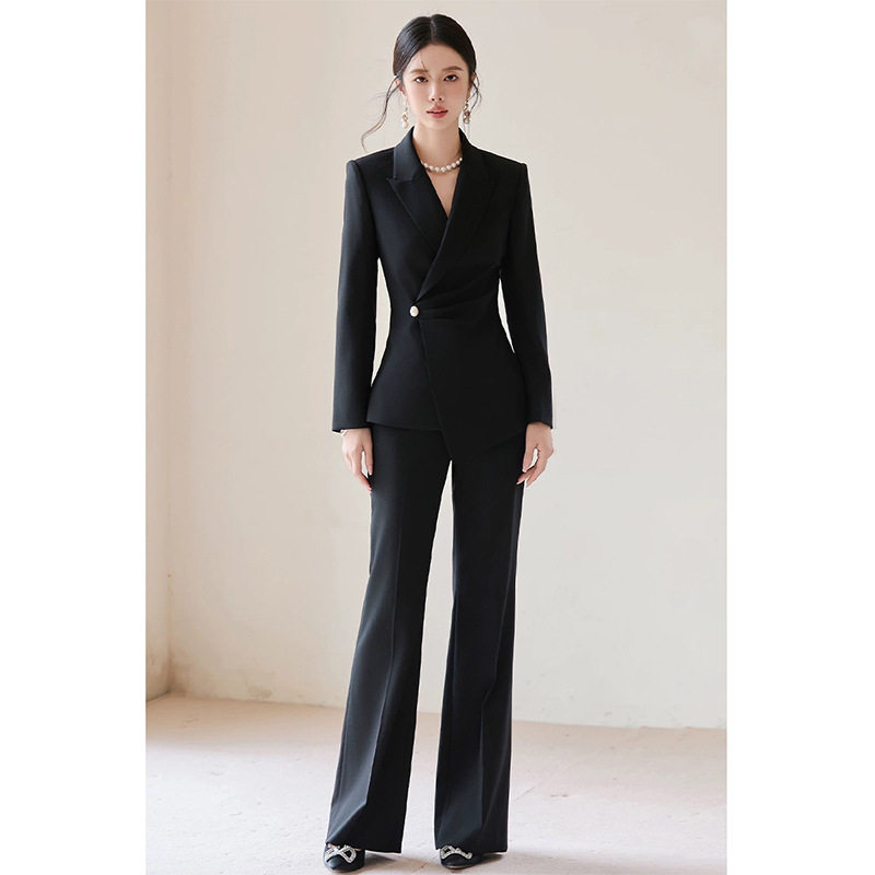200斤感大码女装黑色西装套装胖mm春装西服微喇裤两件套2631