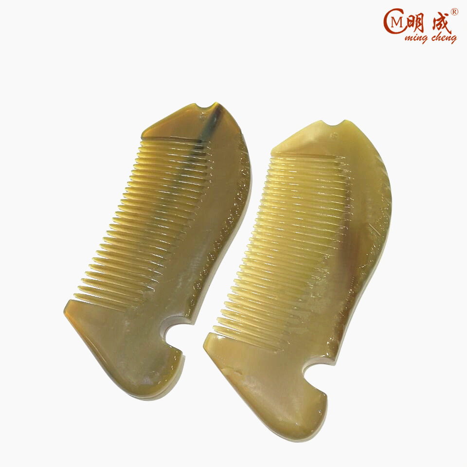 桂林明成批发 白牦牛角鱼梳  梳牛角梳  美发梳子工艺品梳子