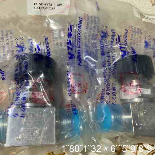 金fujikin 1/2隔膜阀 带 型号FUND