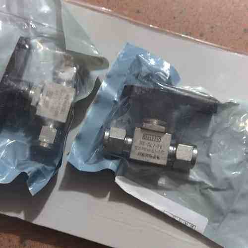 非标价未拆封CHNV卡套阀门316-QL7-F6 品相如图议价