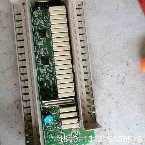plcCPM2AE—60中板IO板，成色如图漂亮，议价