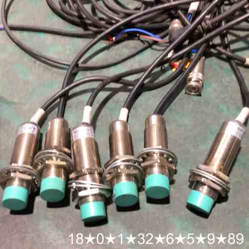 KCLKA传感器J18-D8NK 成色如图，有六个，8
