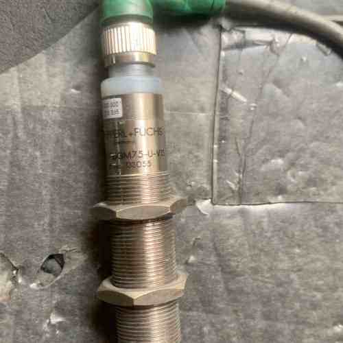 UB500-18GM75-U-V15 倍加福超声波传感器 工业工控配件议价维修