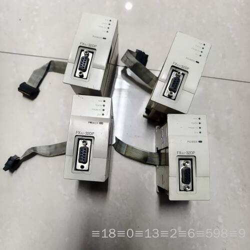 FX3U-32DP，一共四个，有排线插头剪议价