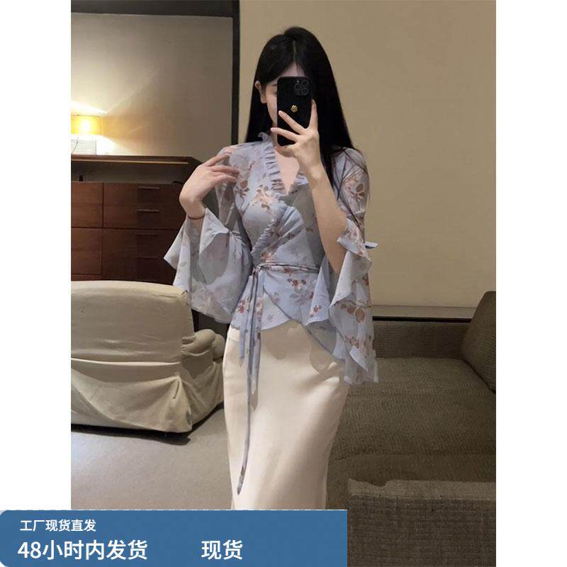 2025新款大码胖mm法式V领收腰绑带喇叭袖碎花衬衫女春季衬衣法式