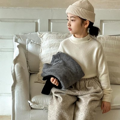 女童半高领毛衣秋冬2025新款儿童针织打底衫时尚百搭中大童羊毛衫