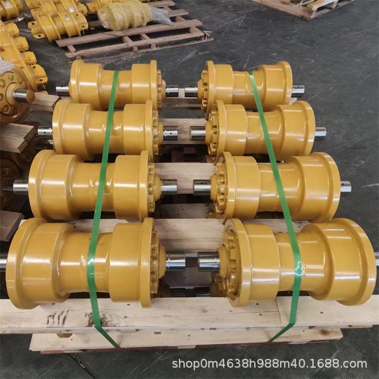 推土机SD22/23支重轮双边支重轮履带总成配套螺栓