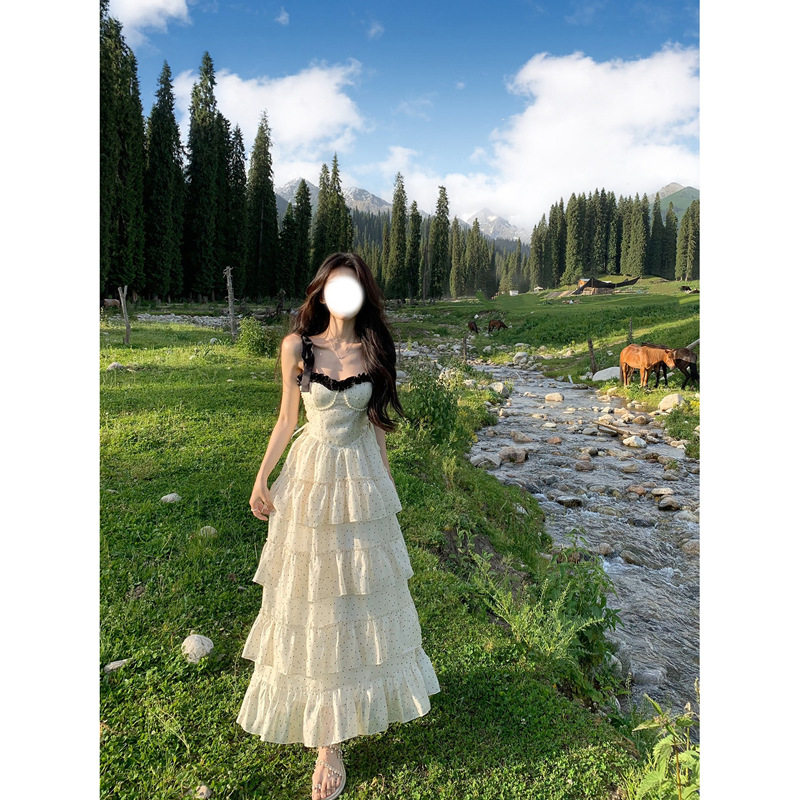 一颗甜桃《香榭奥黛丽》波点连身裙女夏日绝美小裙子吊带