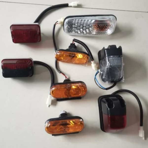 五征奥驰X2/X3/V3A2/D3T3/D5/1800/2000驾驶室棚顶灯标杆灯轮眉