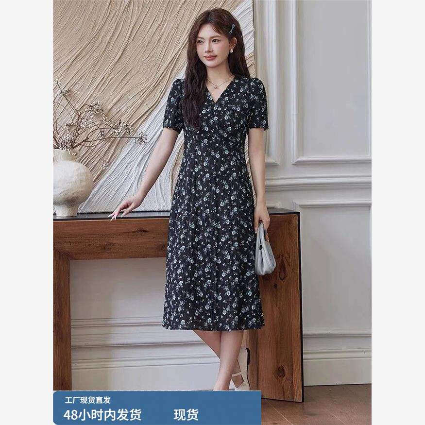 2025新款胖MM大码女装V领显瘦连衣裙夏季新款短袖收腰遮肚子雪纺